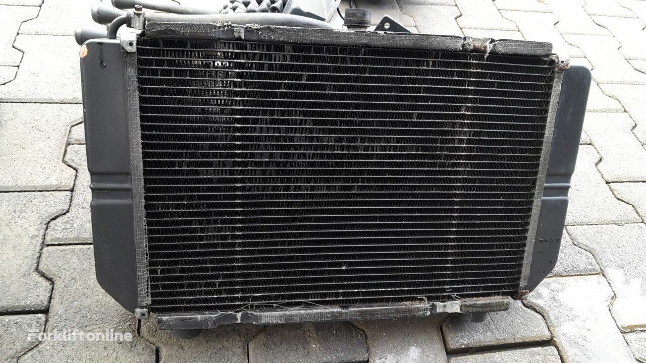 radiateur de refroidissement du moteur pour chariot élévateur diesel Still R70-35